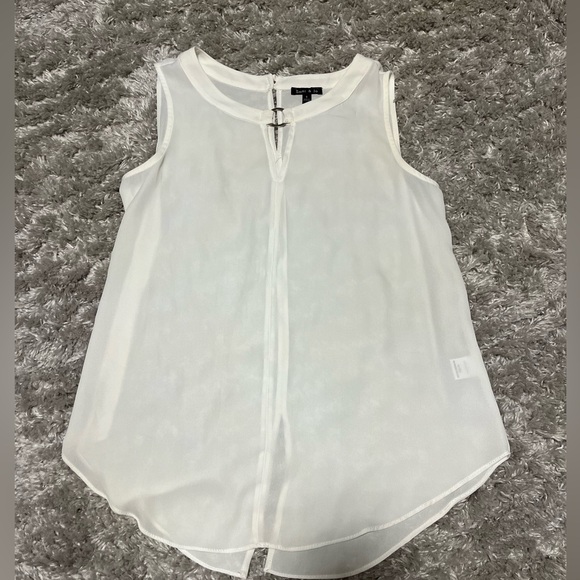White Sleeveless Top - Picture 1 of 3
